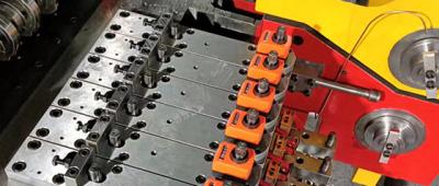 Diferença entre máquinas de formador de parafuso e formador de peça